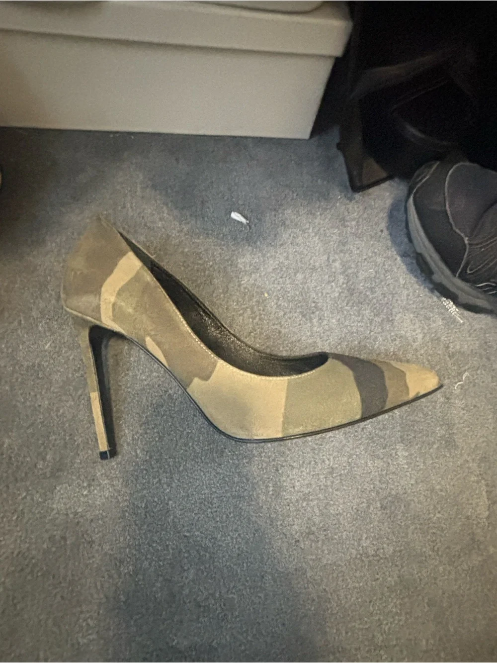 Saint Laurent Camo Pointed-Toe Pumps in Olive and Black - Picture 3 of 3
